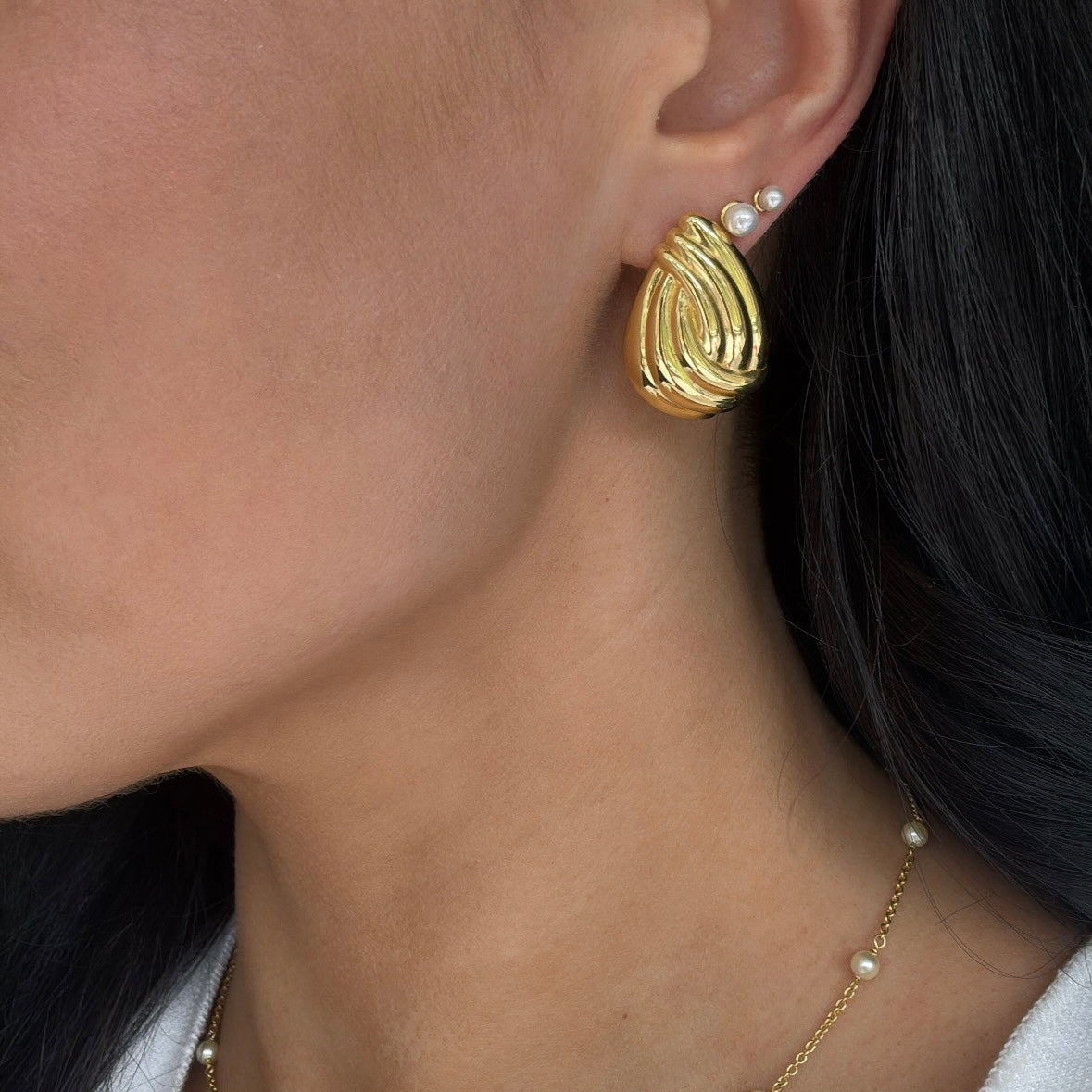 Almond Twist Earrings (Gold)