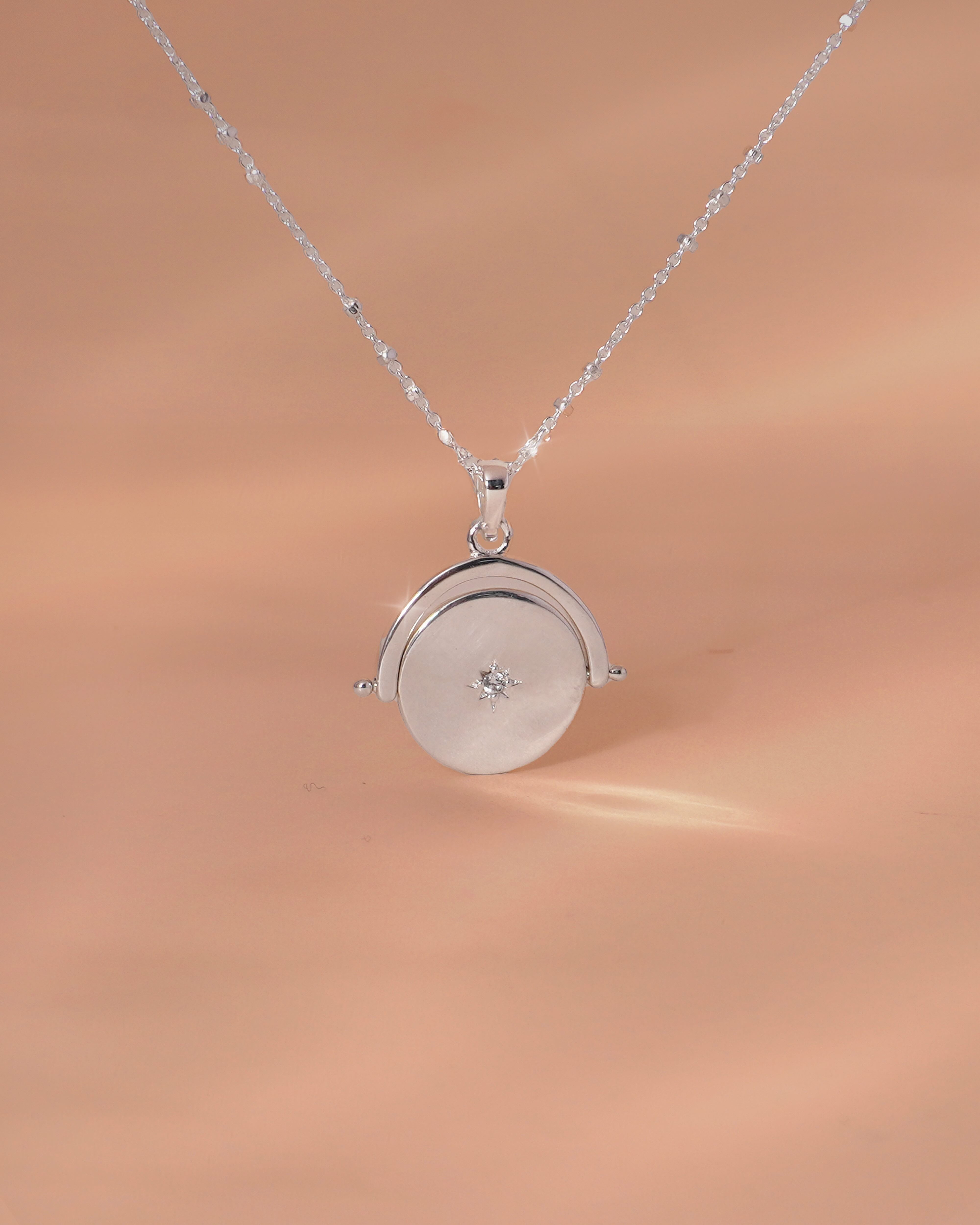 Spinning Disc Necklace (Silver)