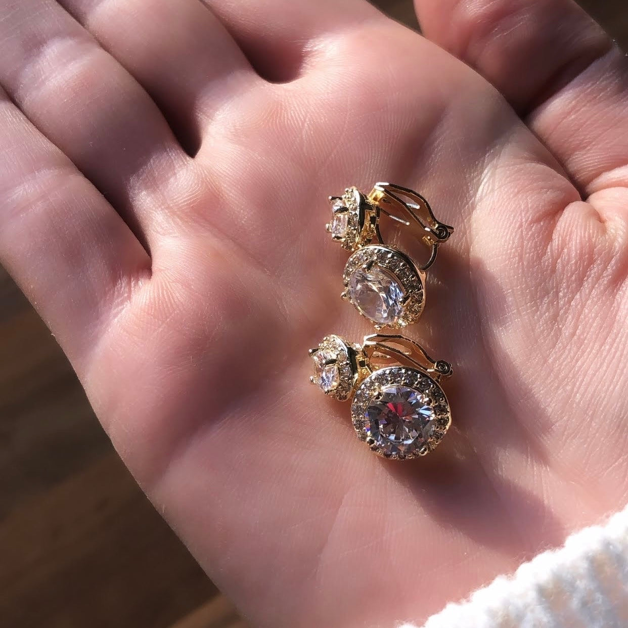 Clip On Shimmer & Shine Earrings (Gold)