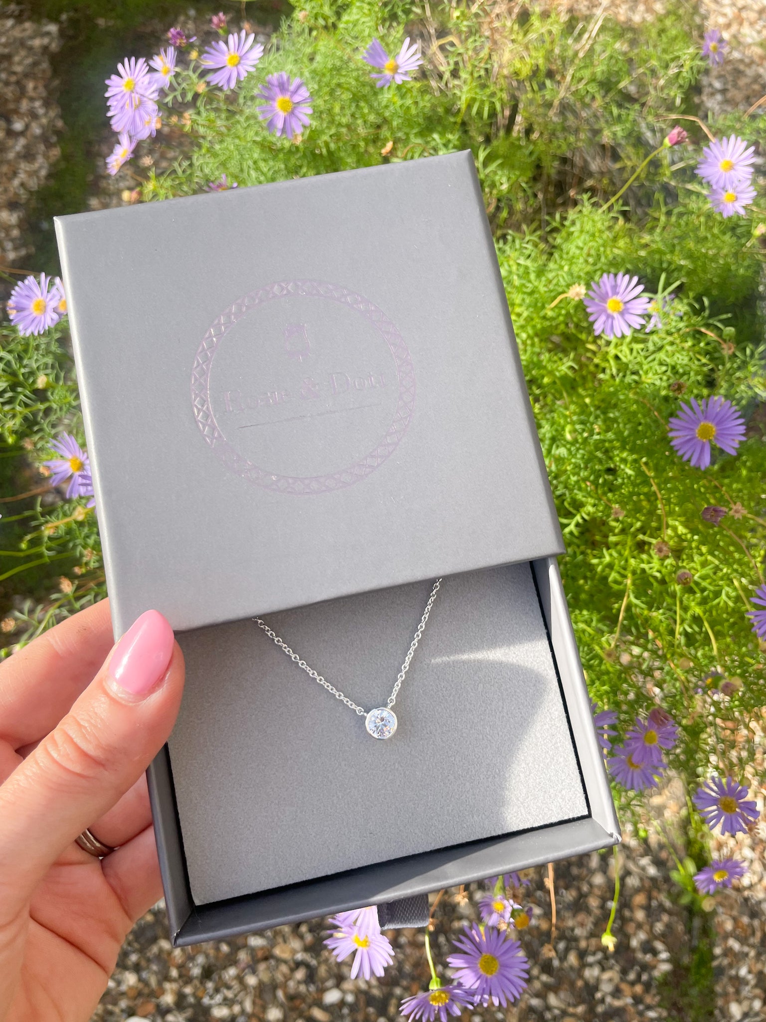 Floating Diamond Necklace (Silver)