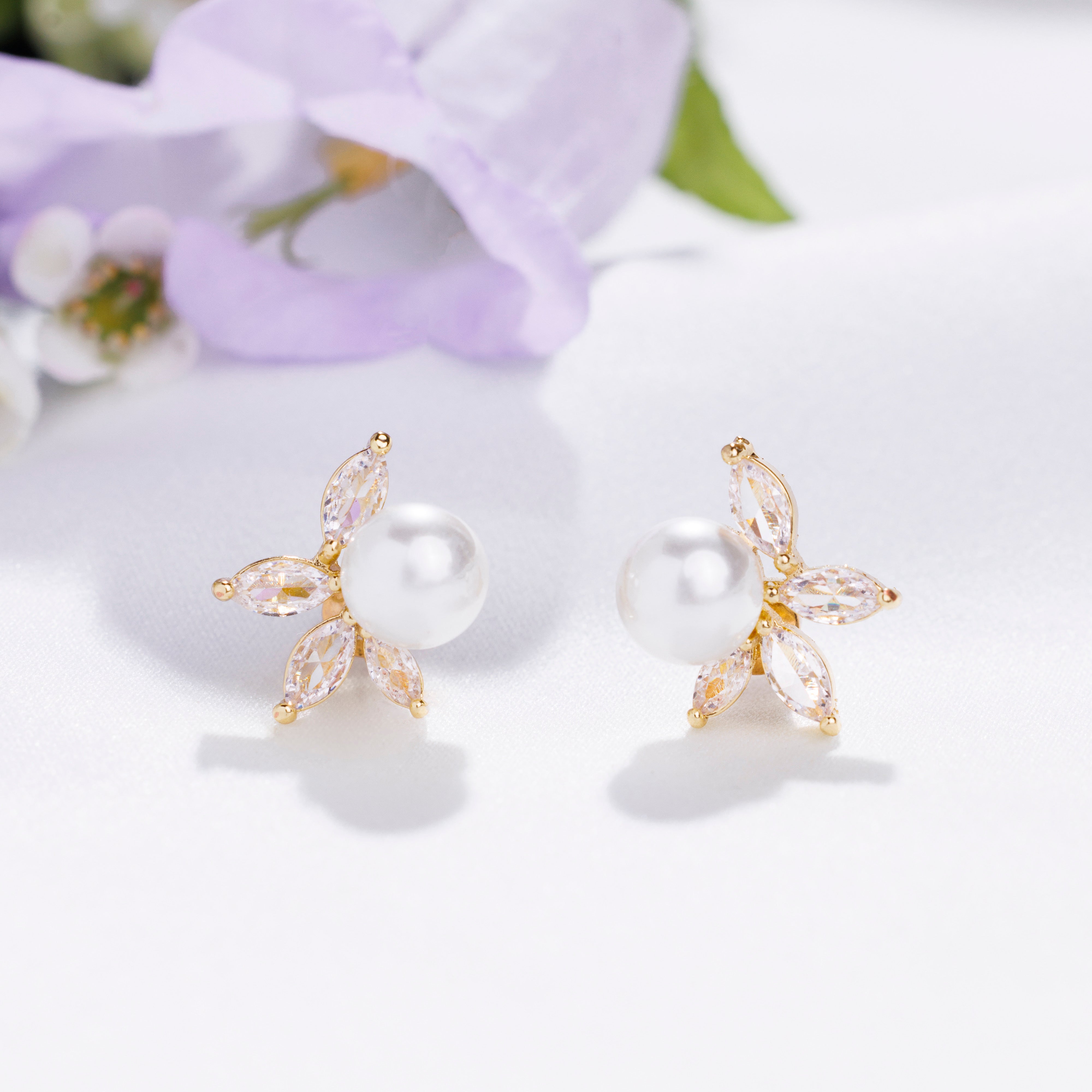 Snowdrop Earrings (Gold)