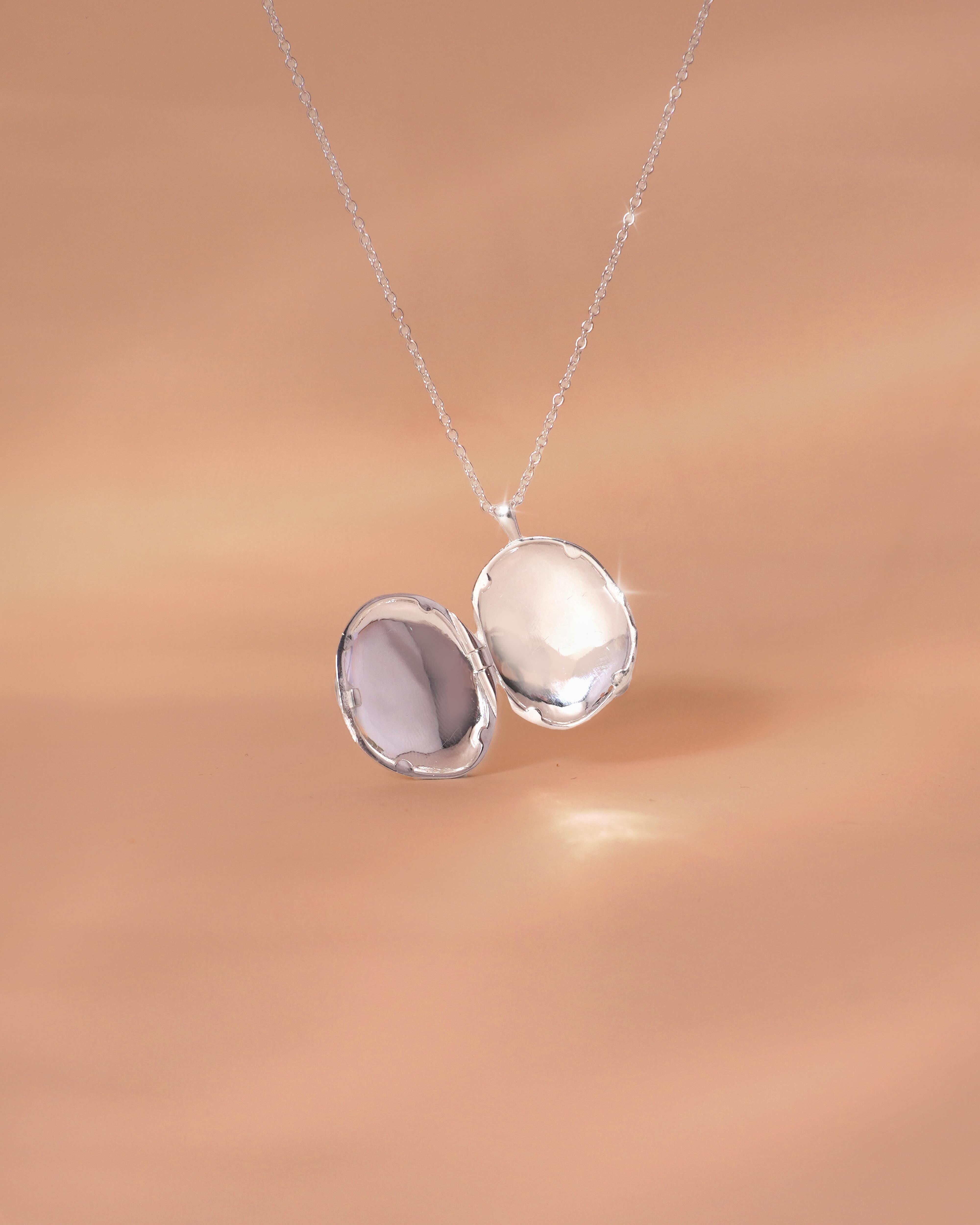 Locket Necklace (Silver)