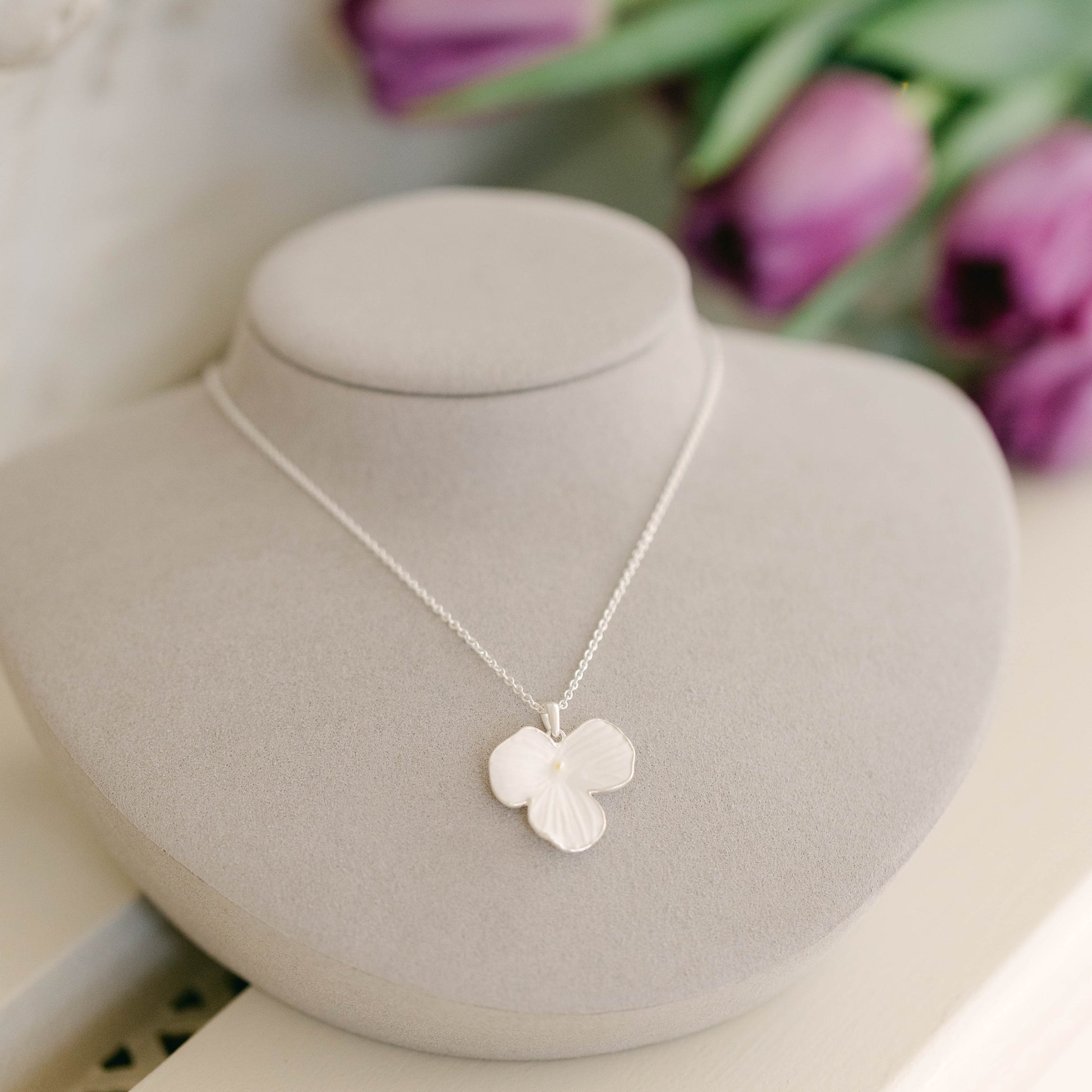 Bláithín Necklace (Silver)