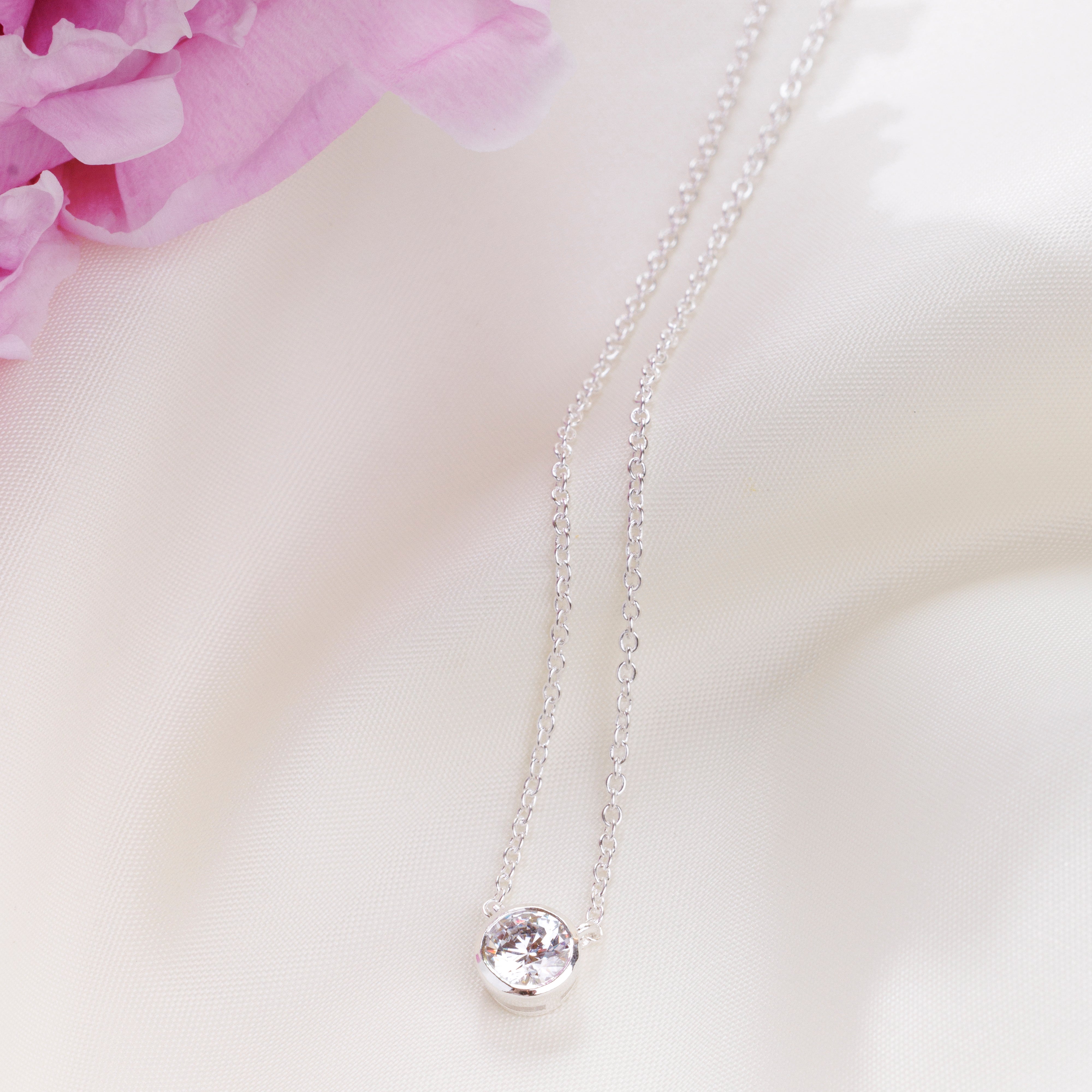 Floating Diamond Necklace (Silver)