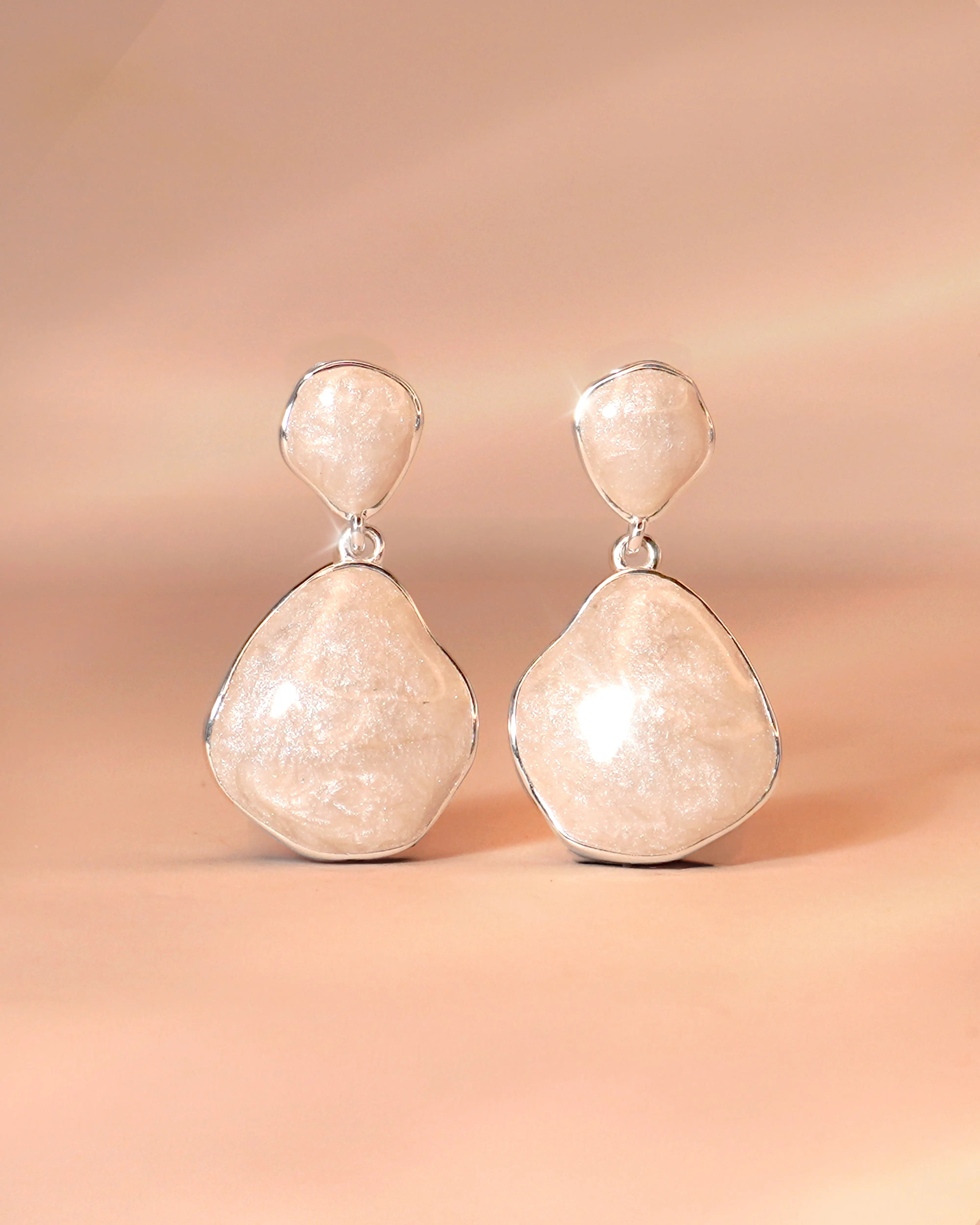 Everly Pearl Earrings (Silver)