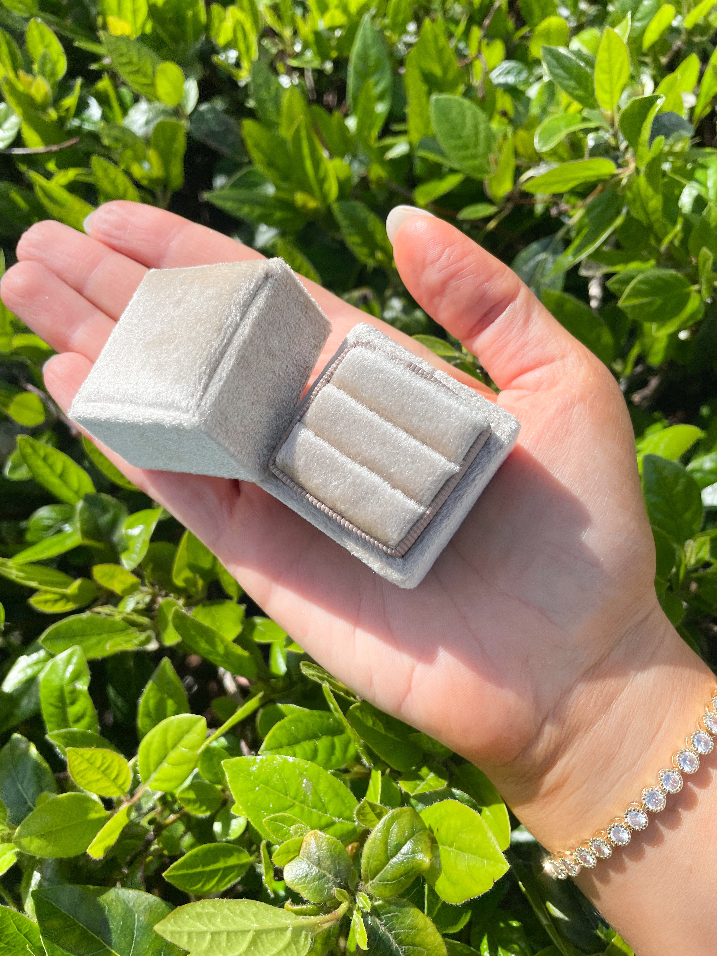 Champagne Velvet Ring Box (Square)