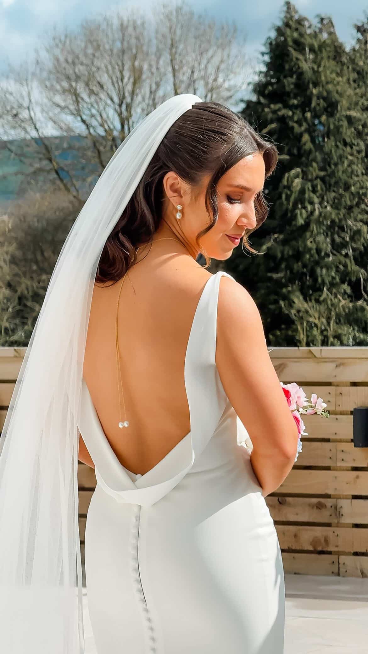 Pearl Back Necklace (Gold)