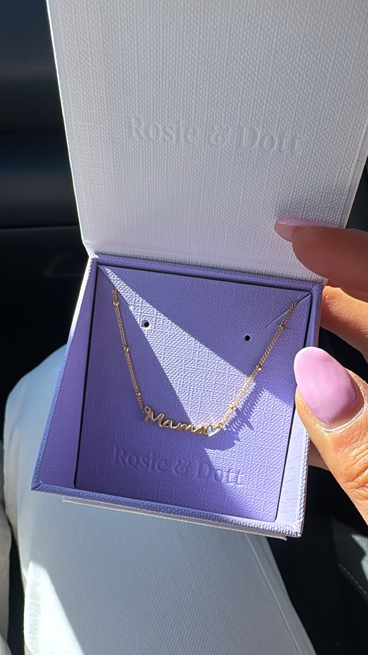 Mama Necklace (Gold)