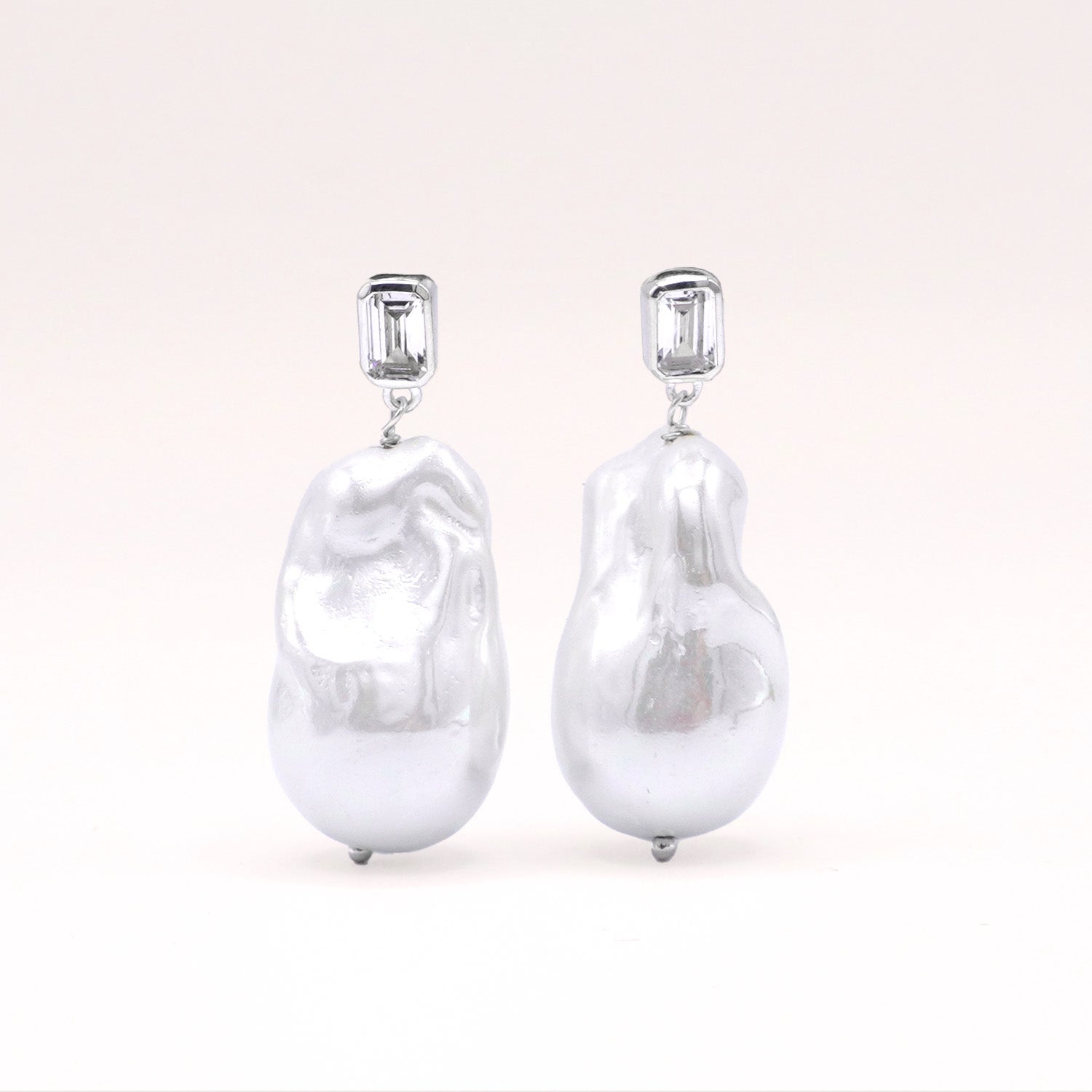 Baroque Pearl Earrings (Emerald)