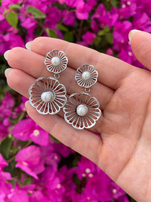 Poppy & Pearl Earrings (Silver)