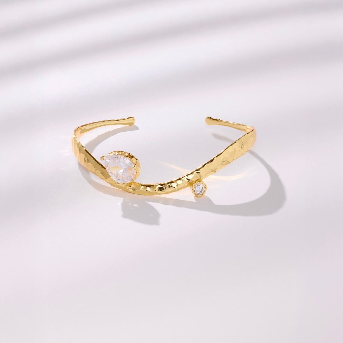 Wave Bangle - Gold