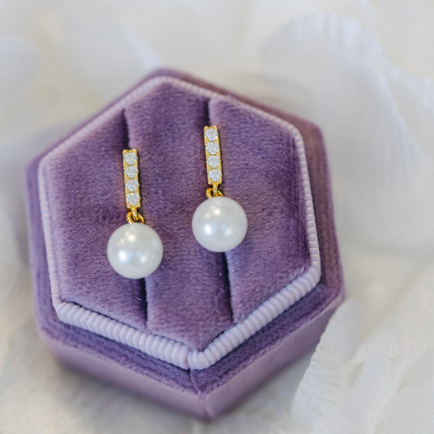 Dainty Diamonds Earrings (Gold)