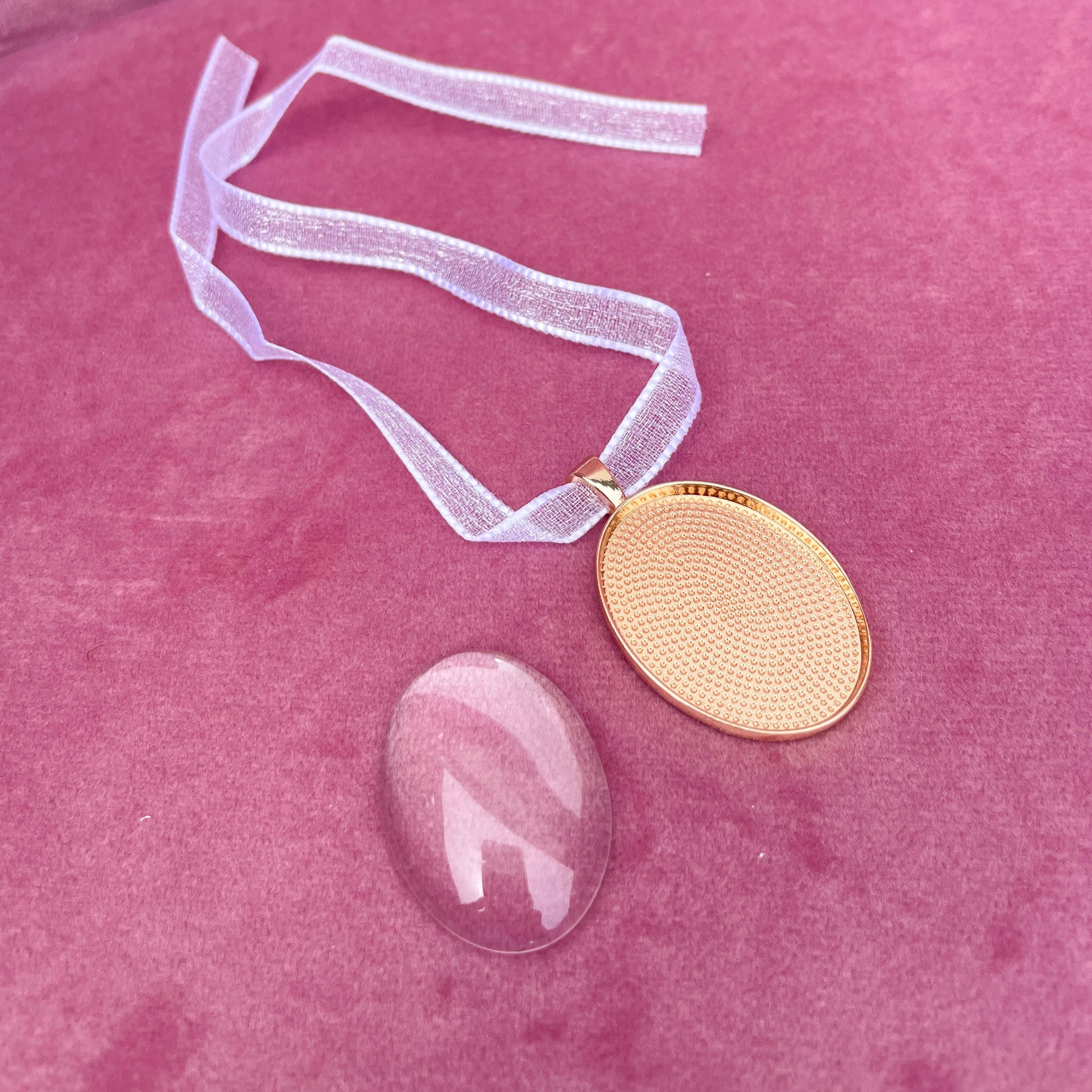 Oval Charm (Gold)