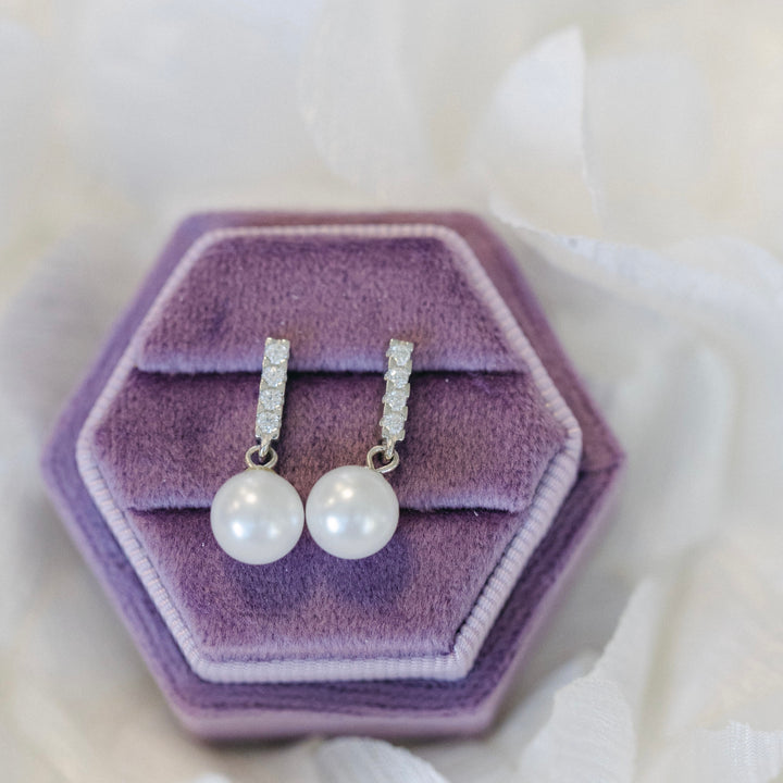 Dainty Diamonds Earrings (Silver)