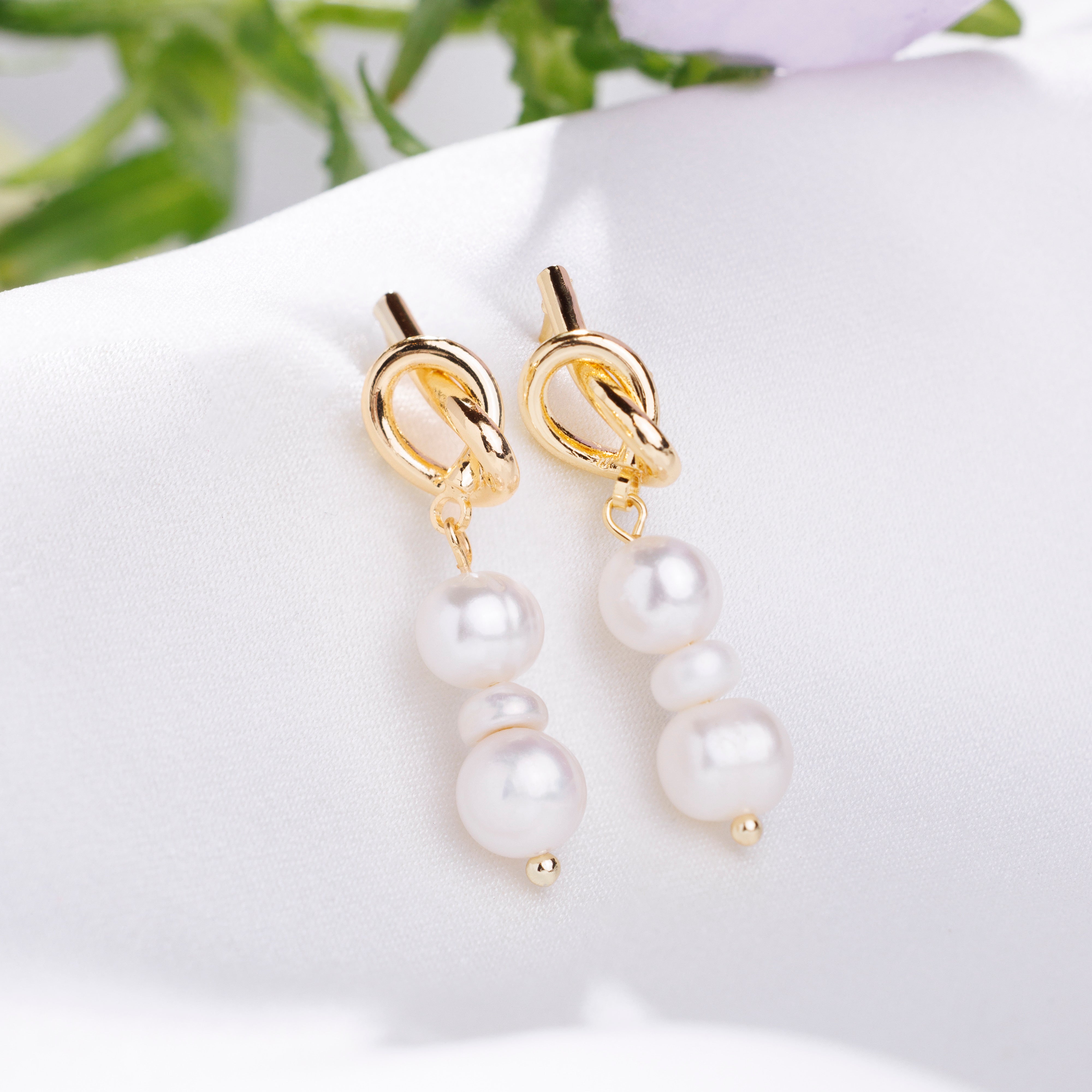 Pearl Knot Earrings (Gold)