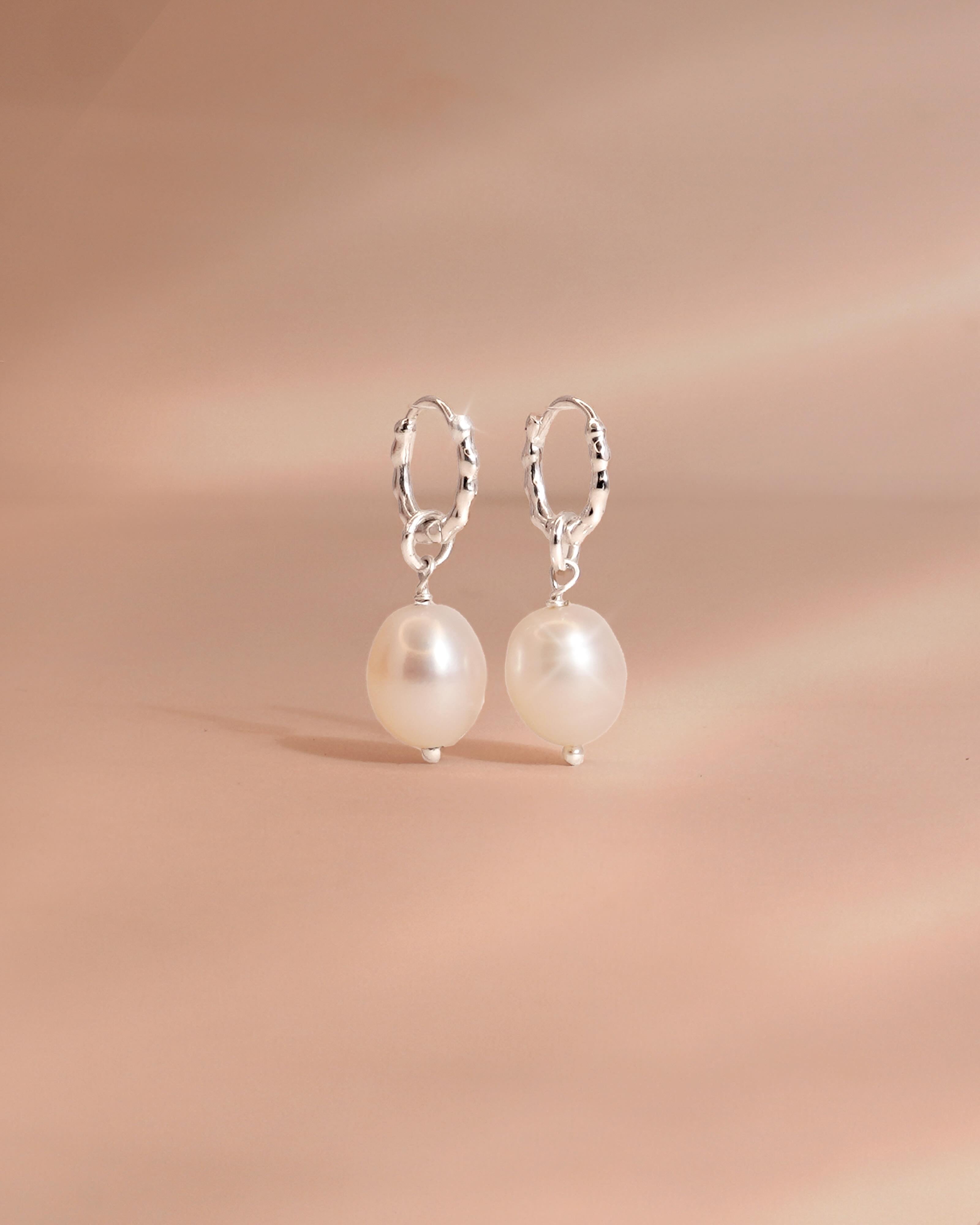 Pearl Ripple Huggies (Silver)