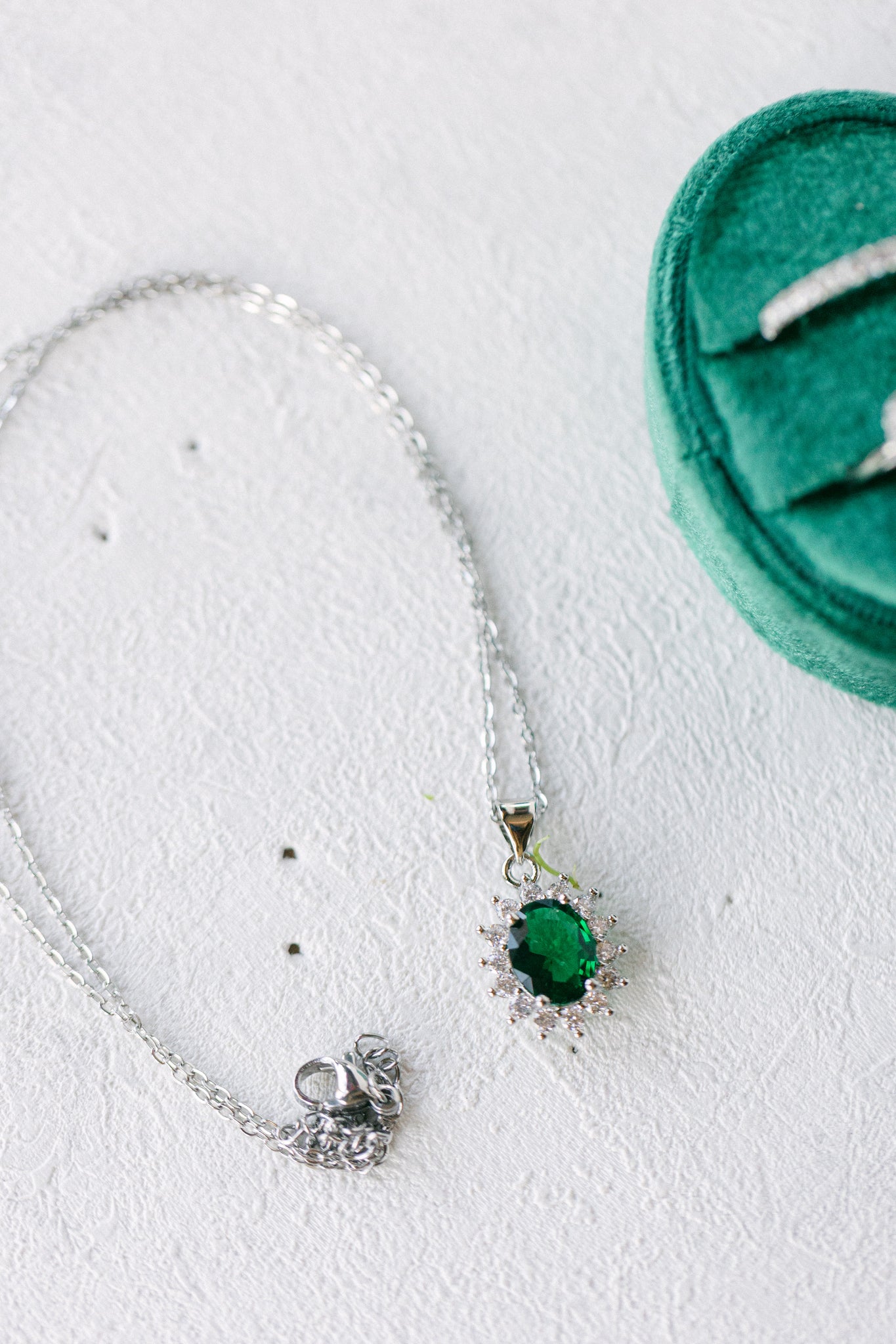Regal Necklace (Emerald)