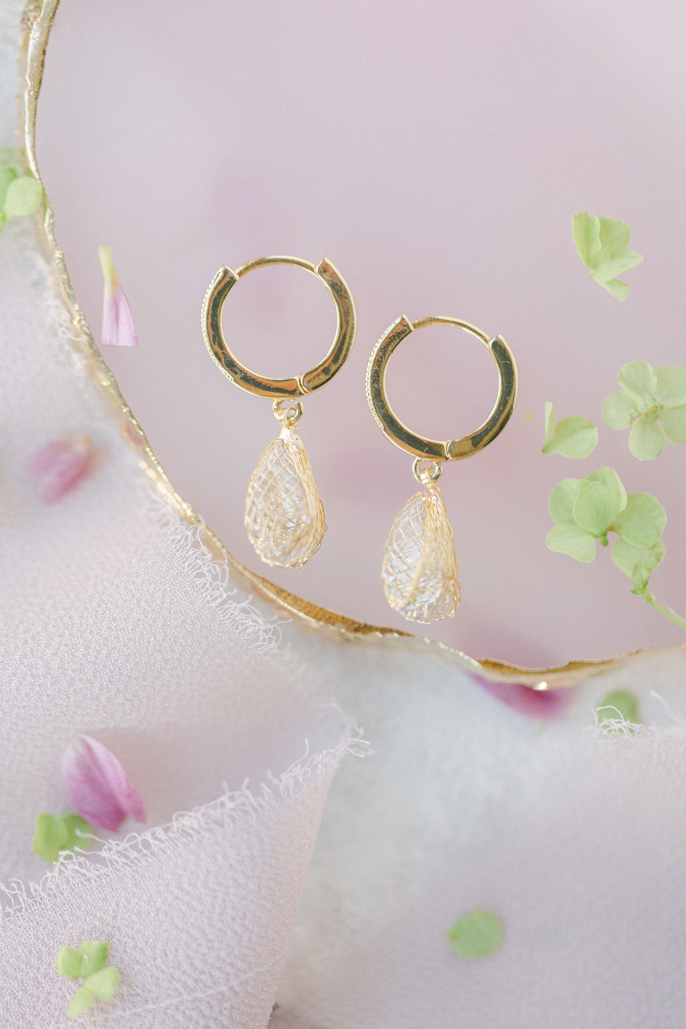 Dew Drop Earrings (Gold)