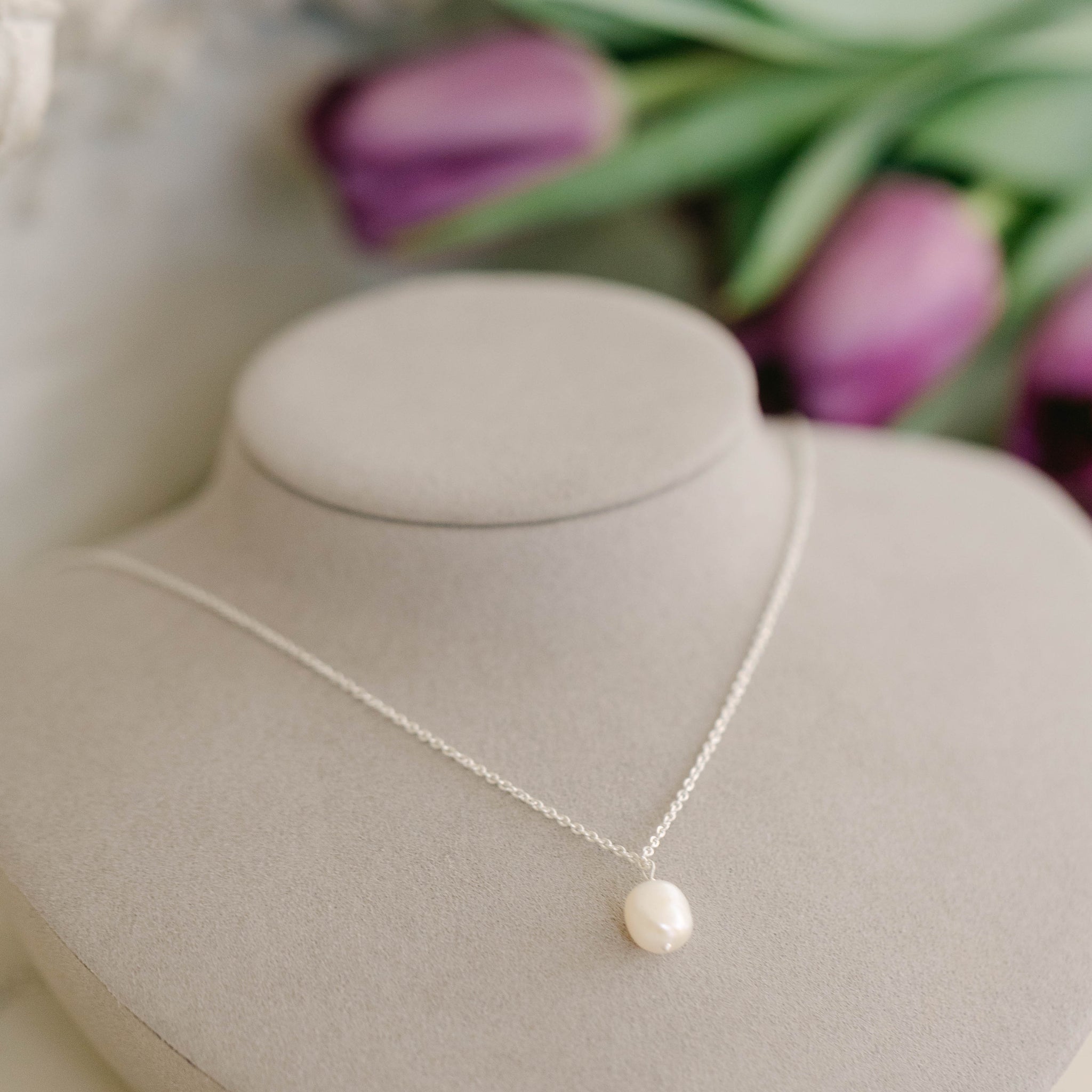 One and Only Pearl Necklace (Silver)