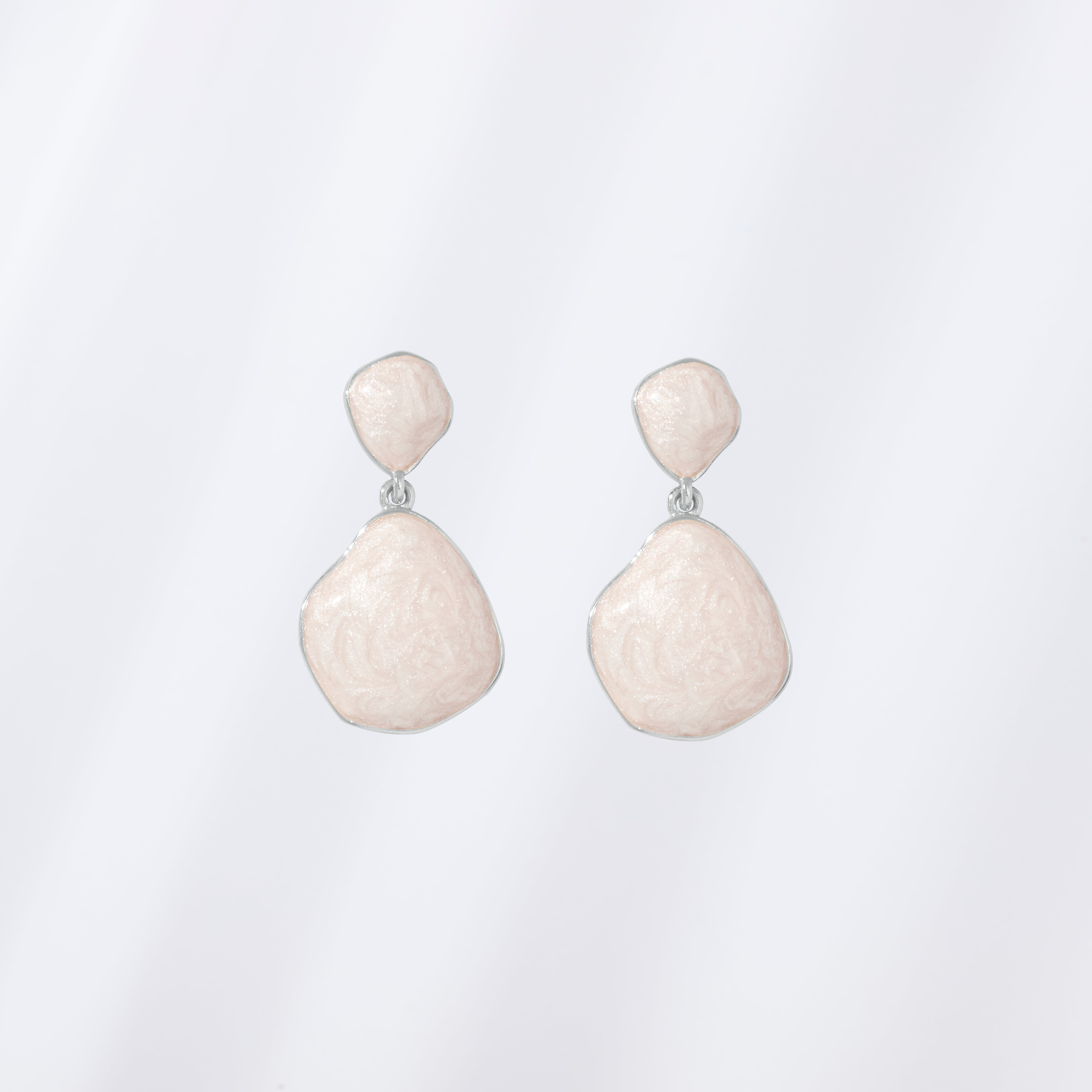 Everly Pearl Earrings (Silver)