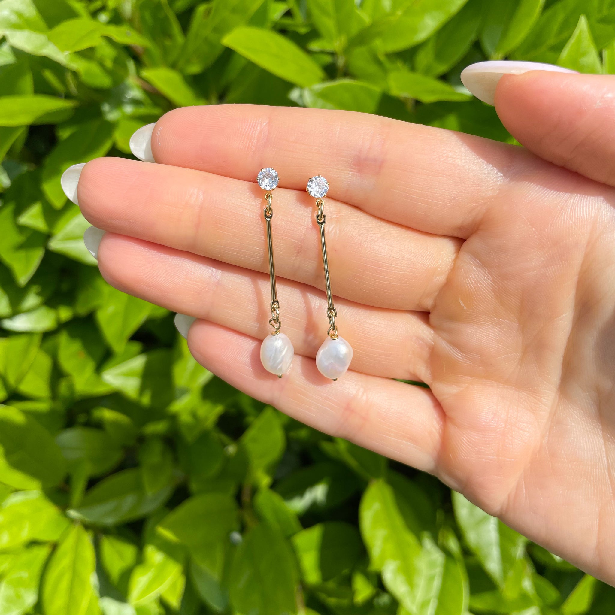Fresh Water Pearl Drop Earrings (Gold)