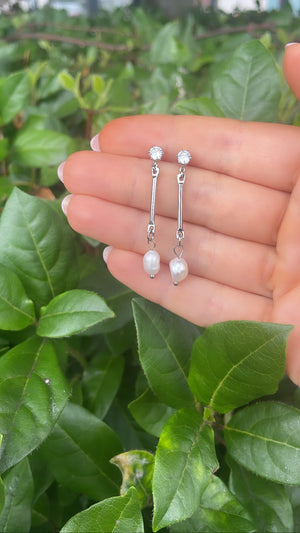 Fresh Water Pearl Drop Earrings (Silver)