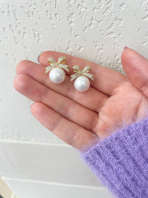 Bows and Pearls Studs - Gold
