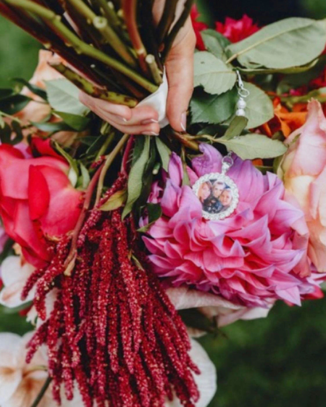 Bouquet Charm - Gold Circle