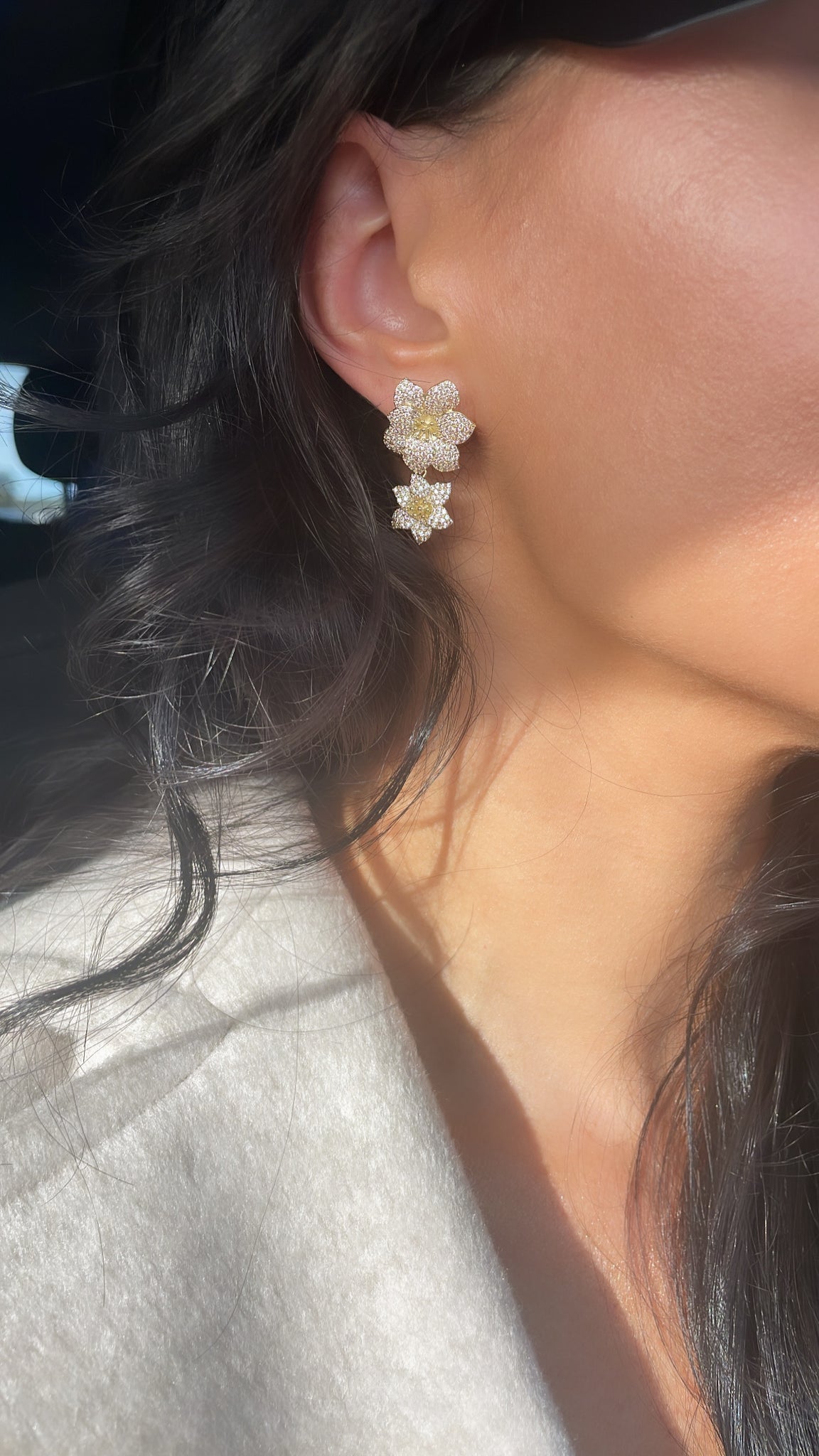 Daisy Drop Earrings (Gold)