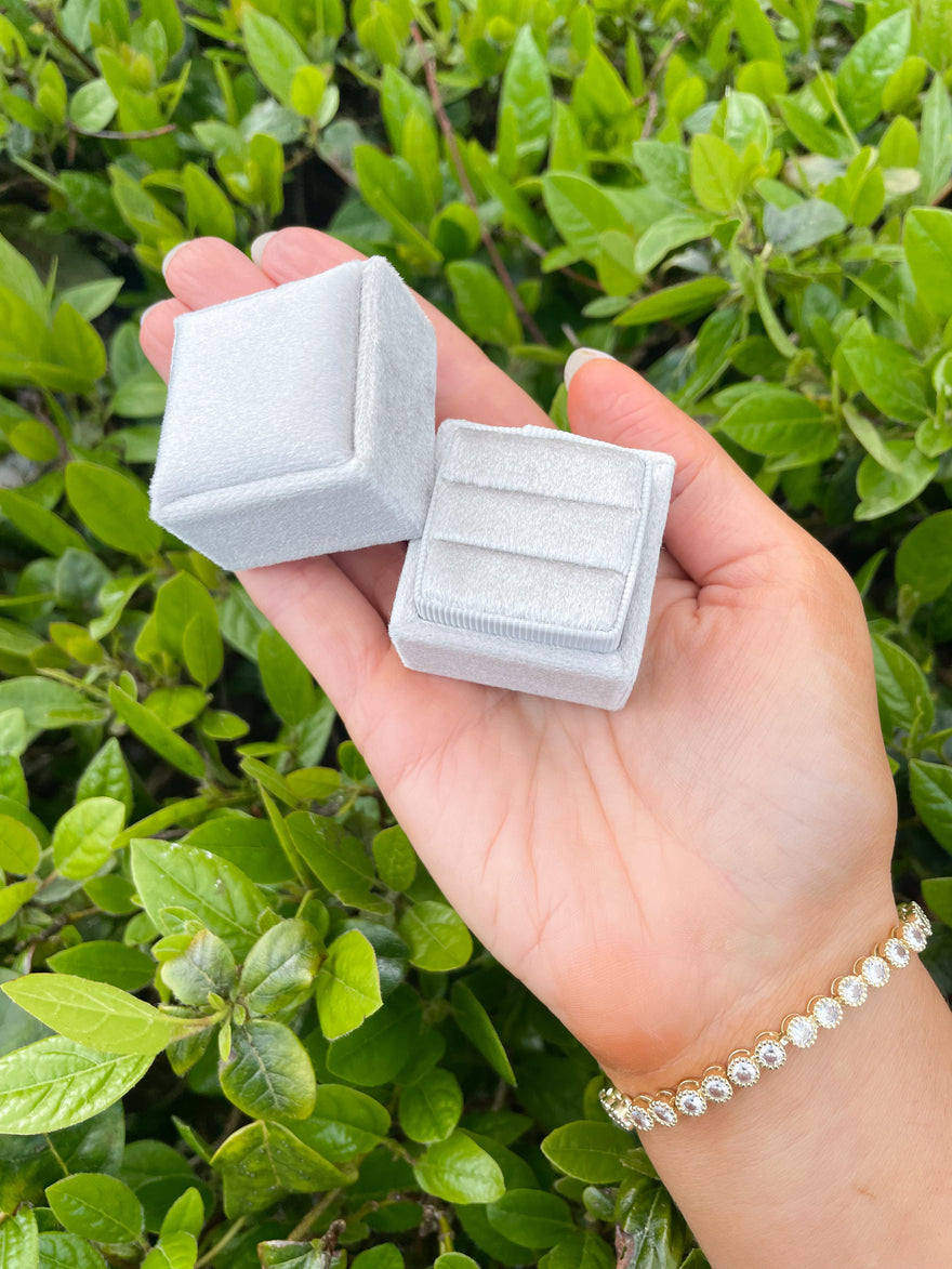 Grey Velvet Ring Box (Square)